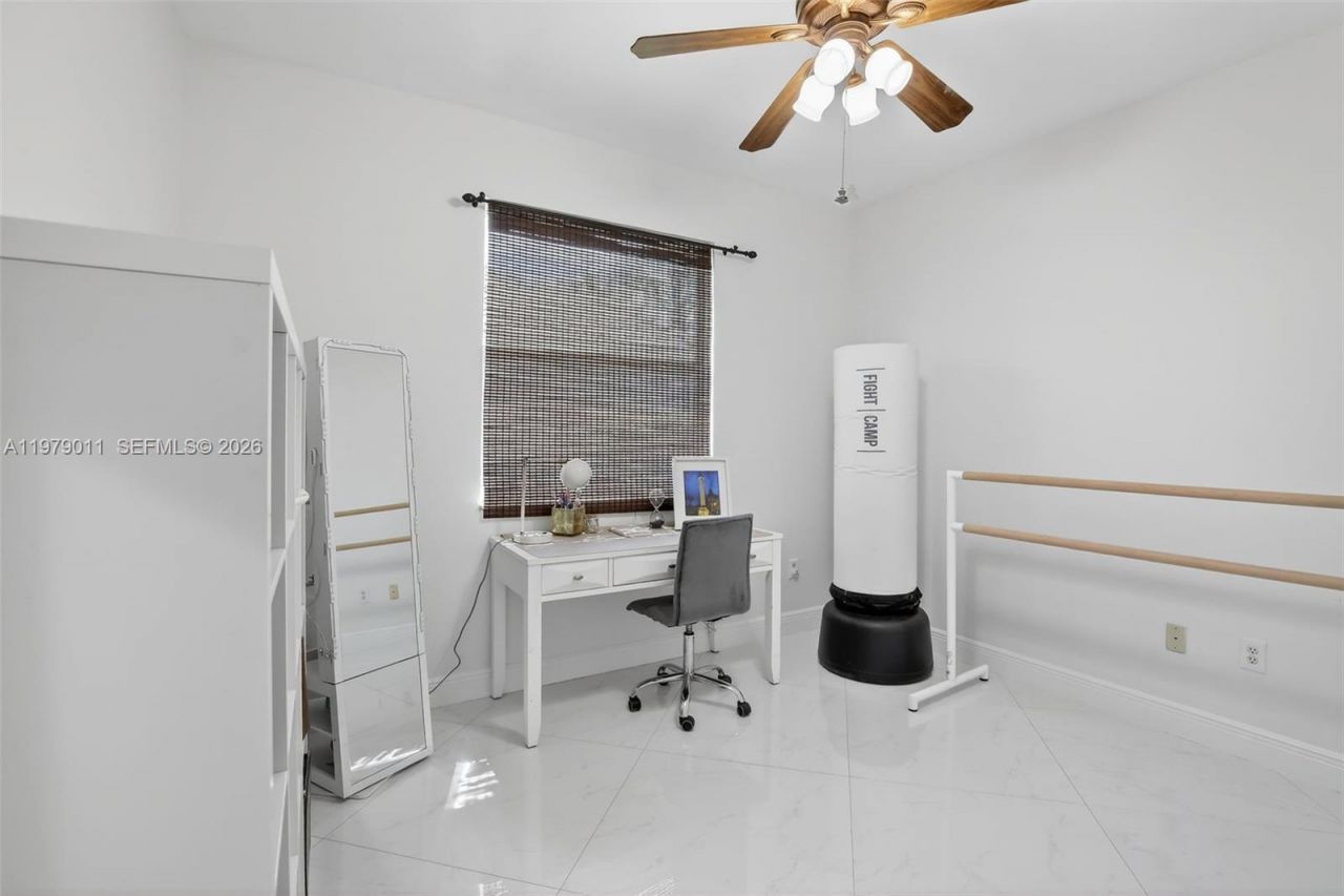 1221 NW 141st Ave, Pembroke Pines, FL 33028 Photo