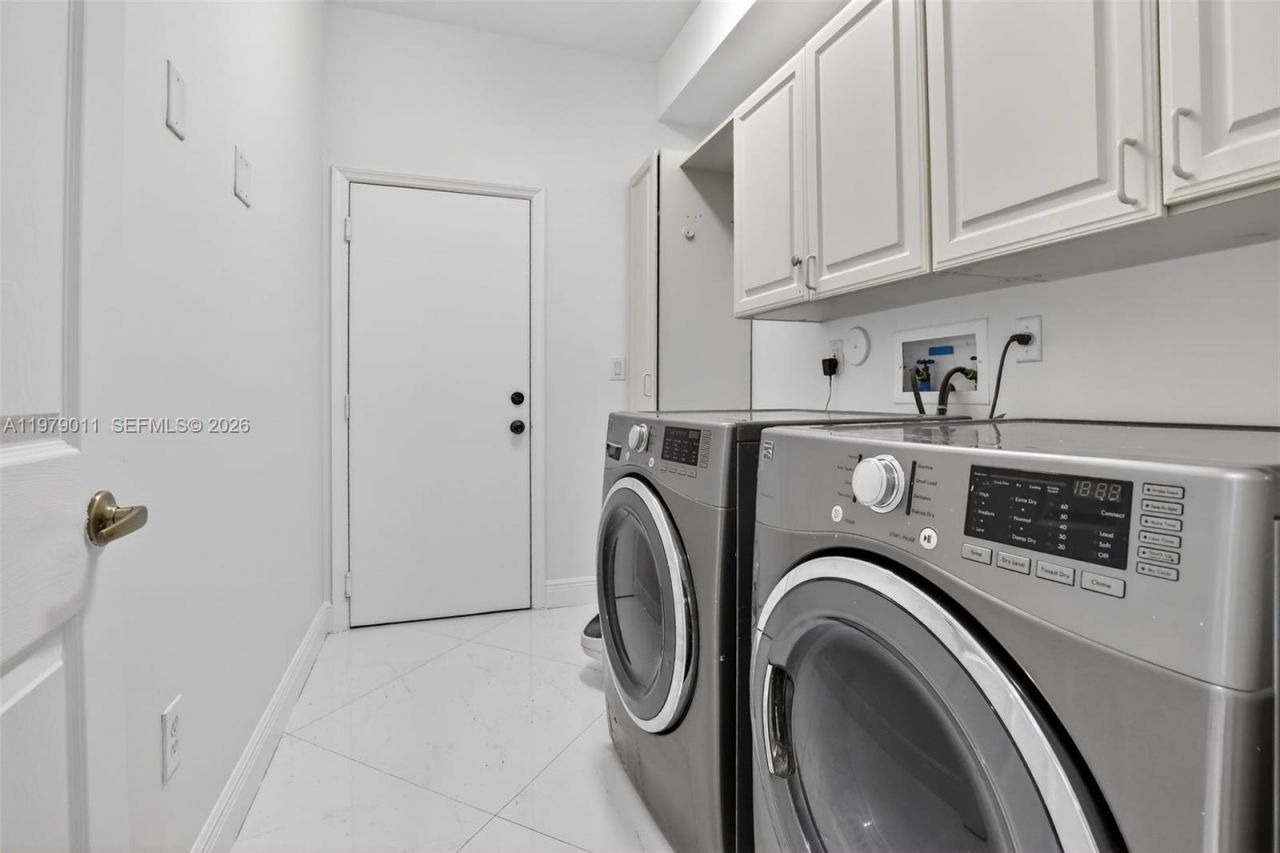 1221 NW 141st Ave, Pembroke Pines, FL 33028 Photo