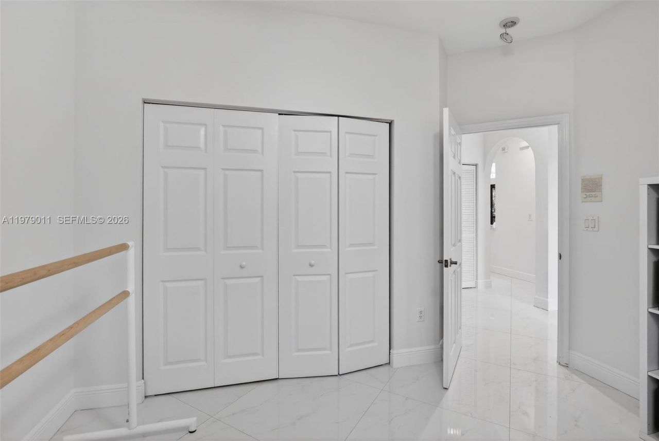 1221 NW 141st Ave, Pembroke Pines, FL 33028 Photo