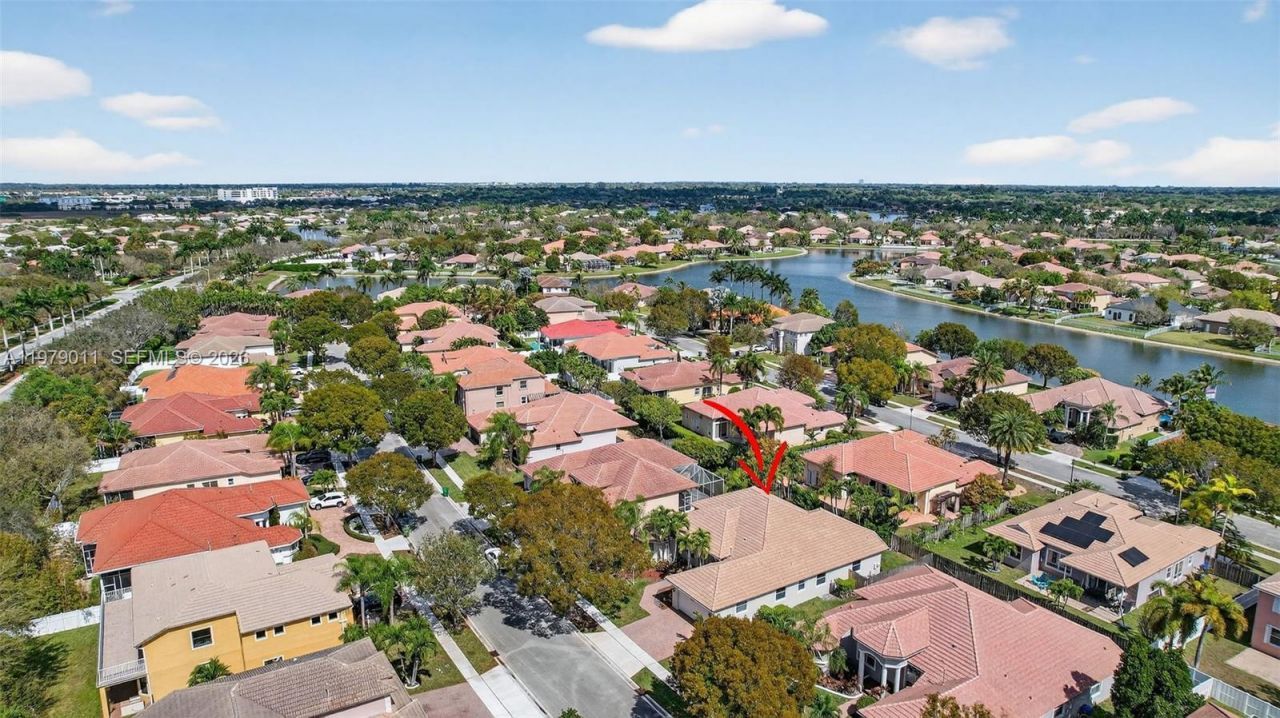 1221 NW 141st Ave, Pembroke Pines, FL 33028 Photo