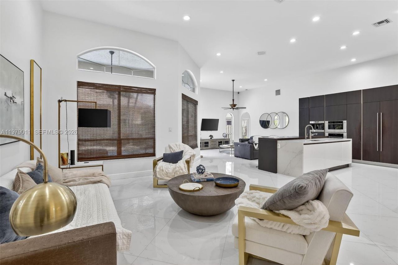 1221 NW 141st Ave, Pembroke Pines, FL 33028 Photo