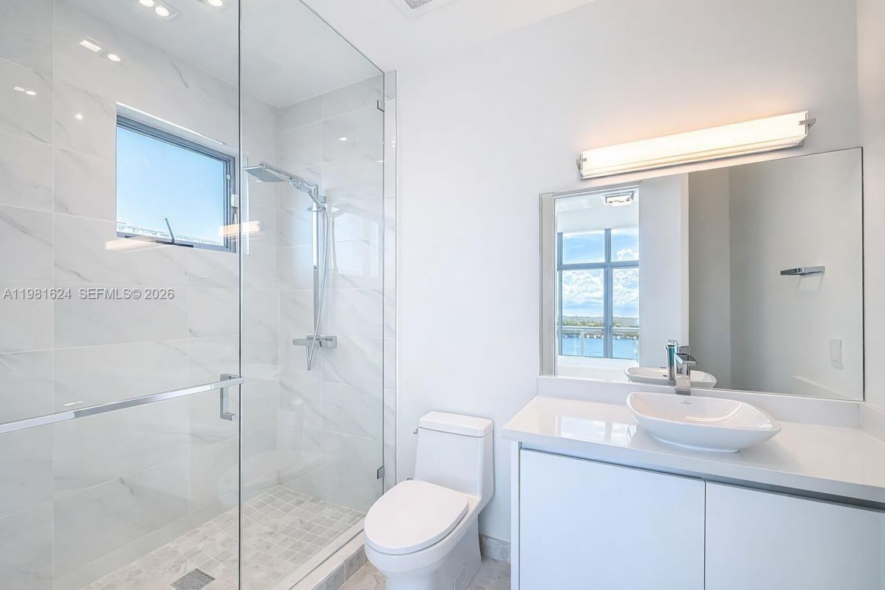 2890 N Ocean Dr, Hollywood, FL 33019 Photo