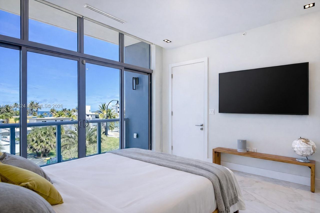 2890 N Ocean Dr, Hollywood, FL 33019 Photo