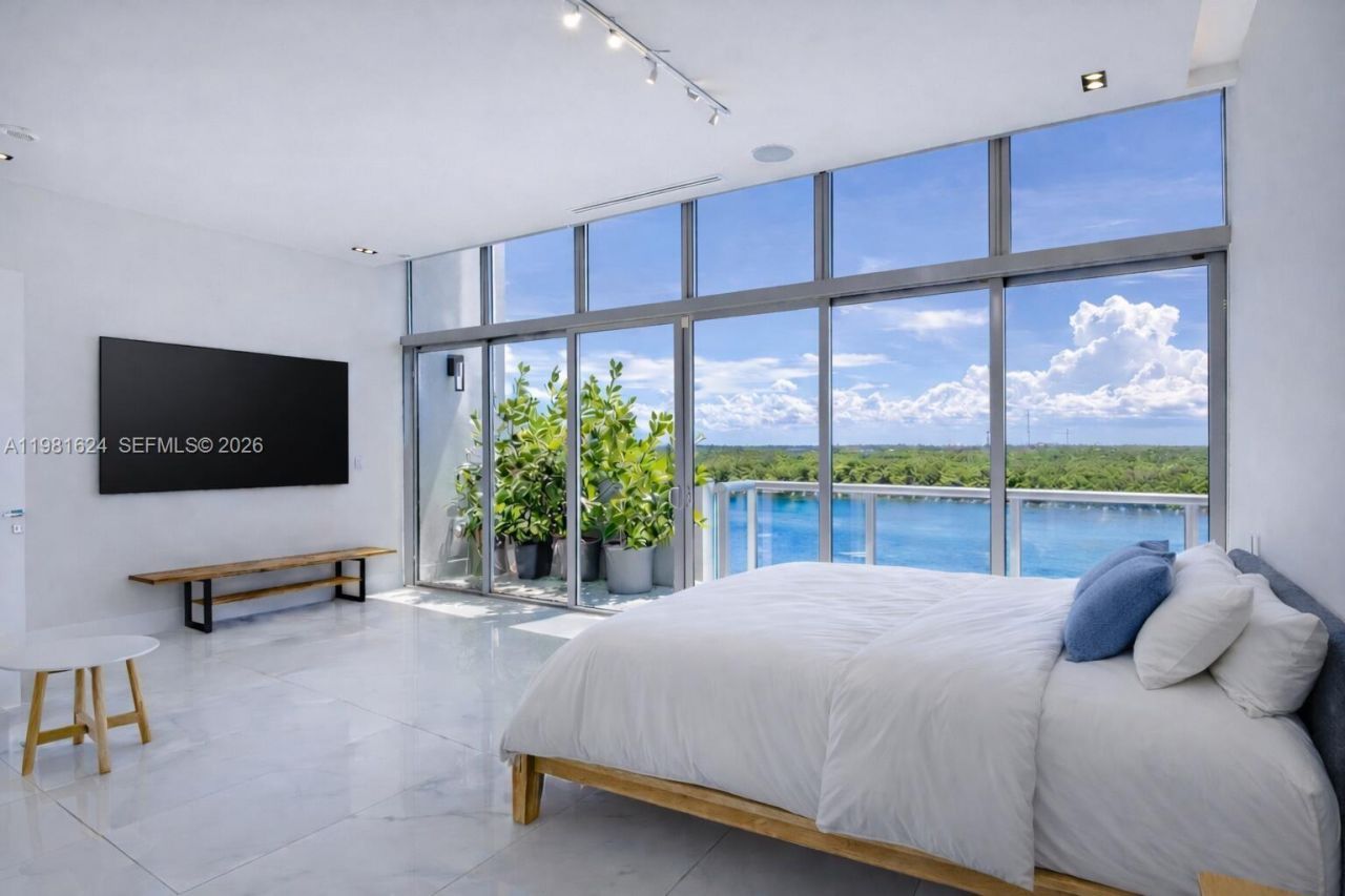 2890 N Ocean Dr, Hollywood, FL 33019 Photo