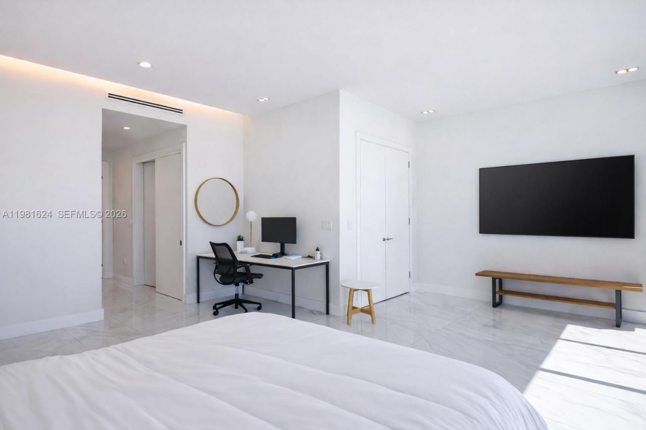 2890 N Ocean Dr, Hollywood, FL 33019 Photo