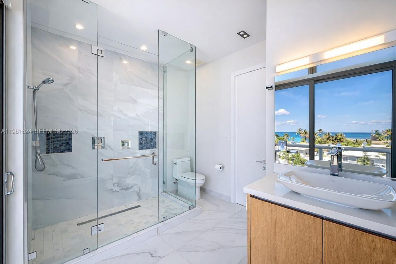 2890 N Ocean Dr, Hollywood, FL 33019 Photo