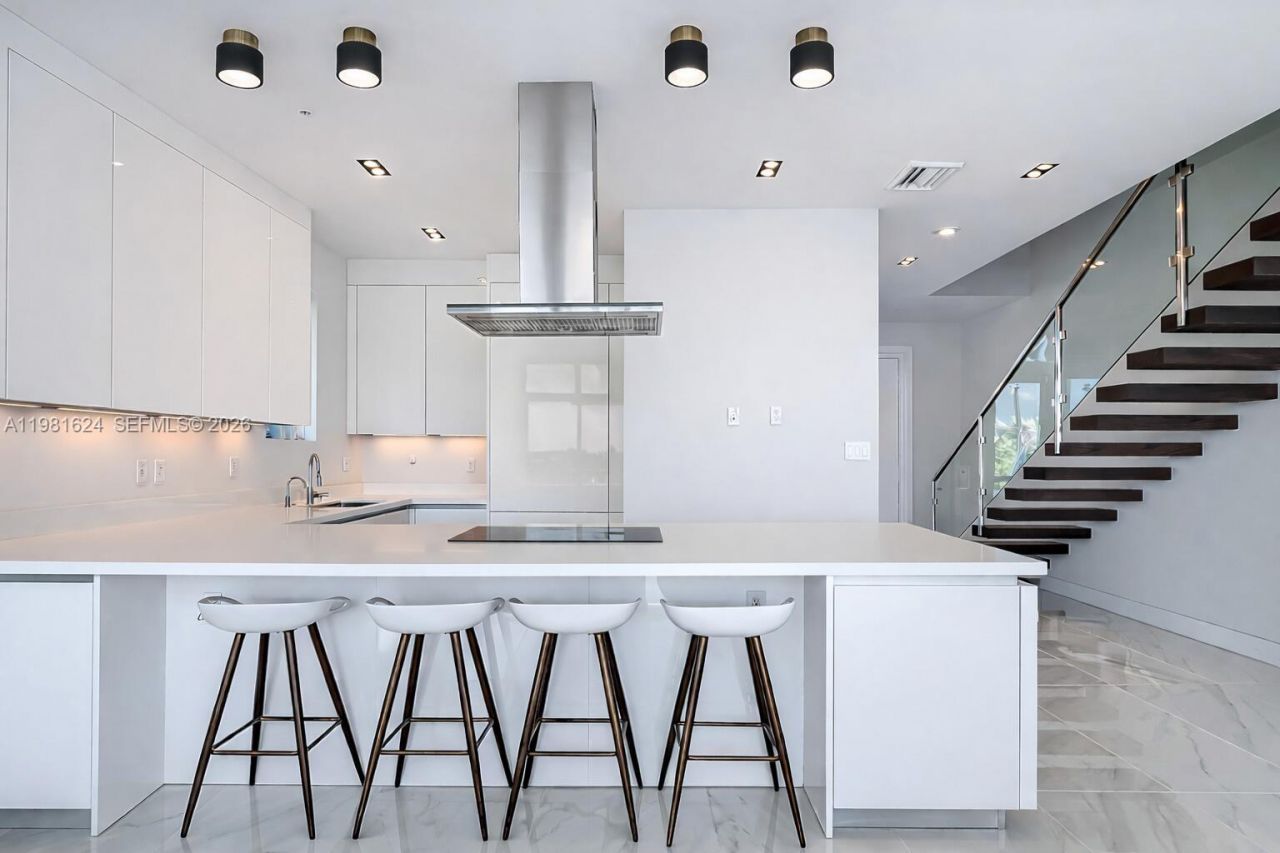 2890 N Ocean Dr, Hollywood, FL 33019 Photo