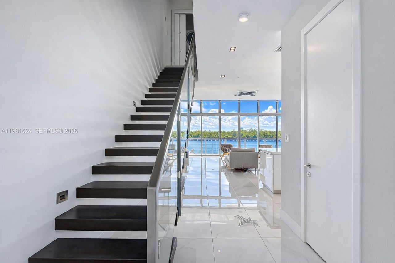 2890 N Ocean Dr, Hollywood, FL 33019 Photo