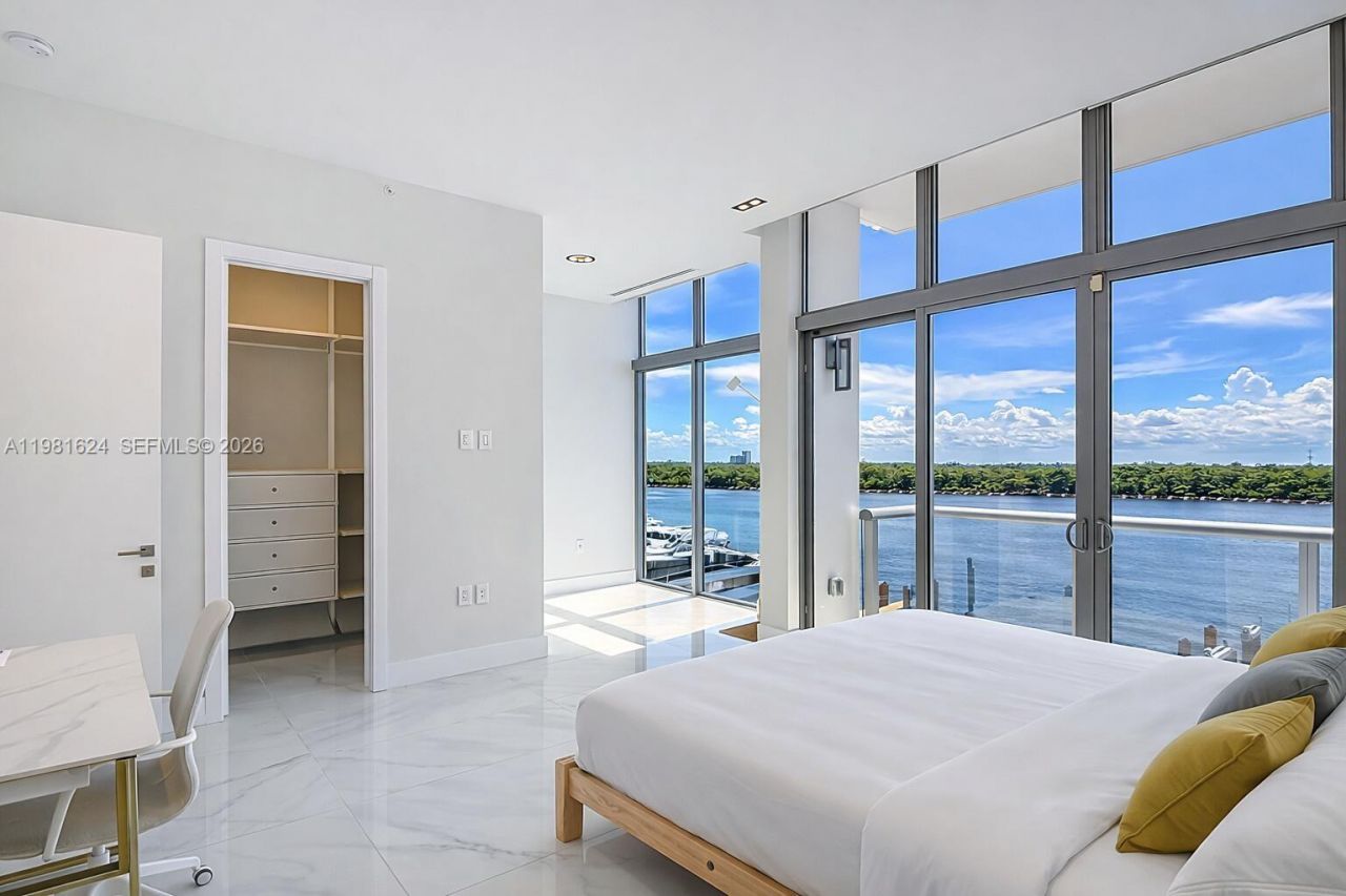 2890 N Ocean Dr, Hollywood, FL 33019 Photo