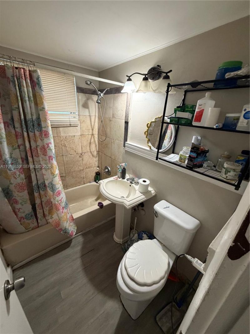 354 NE 173rd St, North Miami Beach, FL 33162 Photo