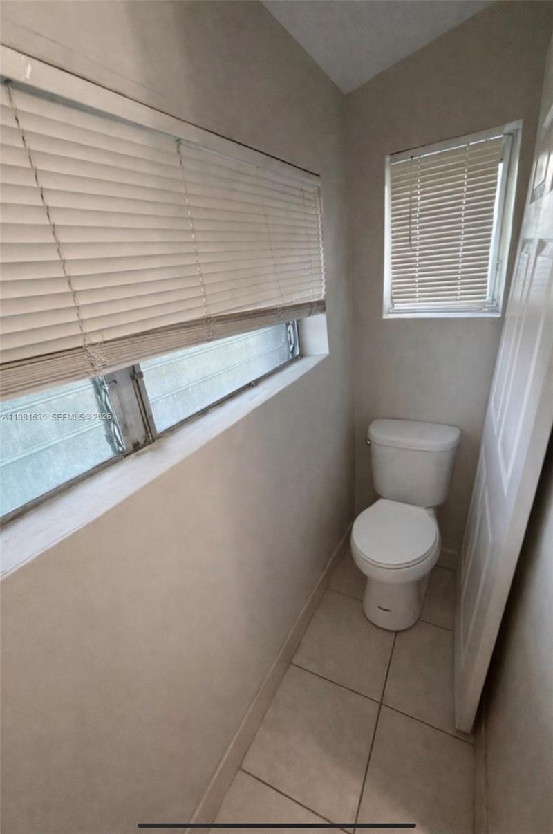 354 NE 173rd St, North Miami Beach, FL 33162 Photo