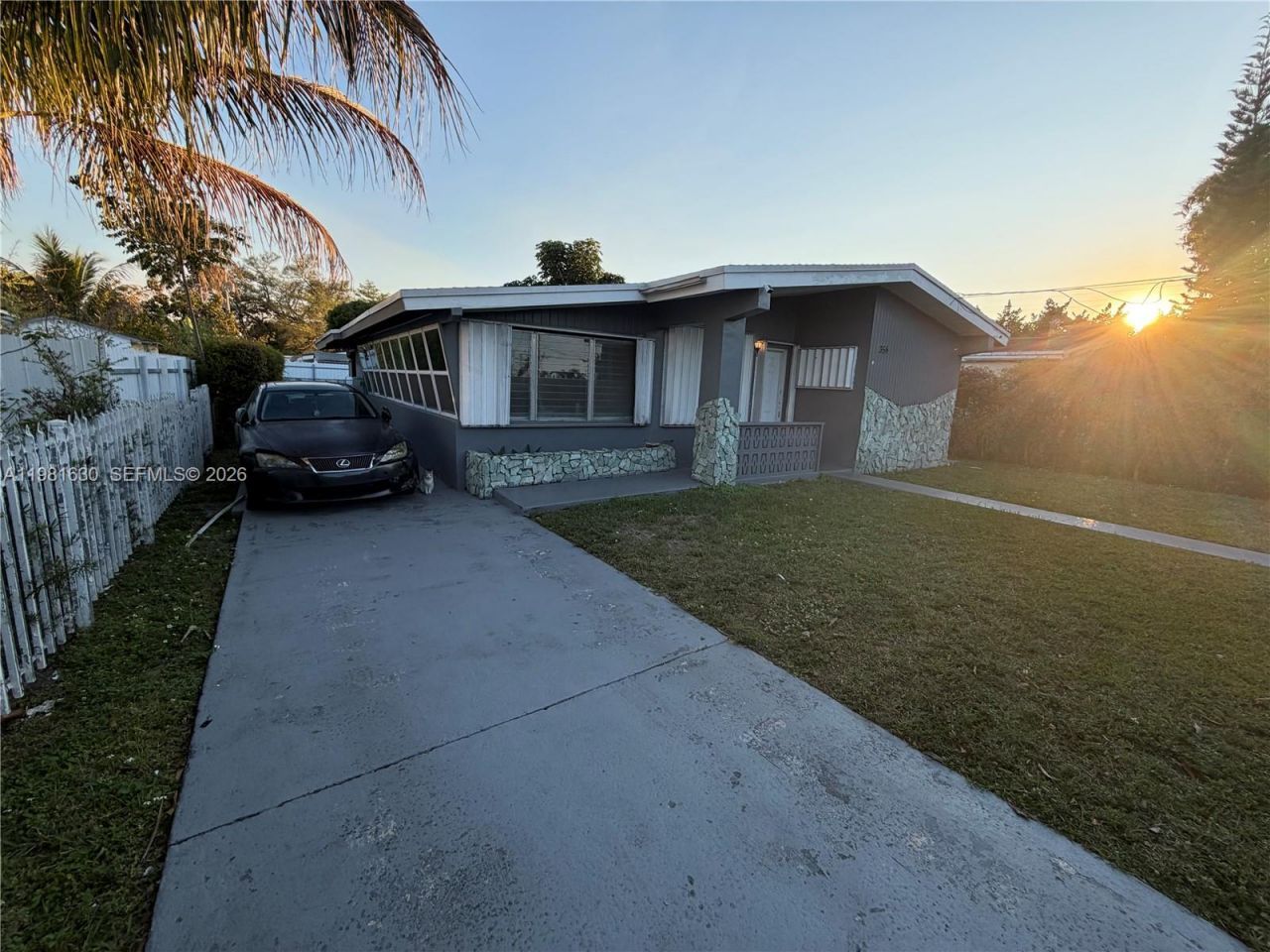 354 NE 173rd St, North Miami Beach, FL 33162 Photo