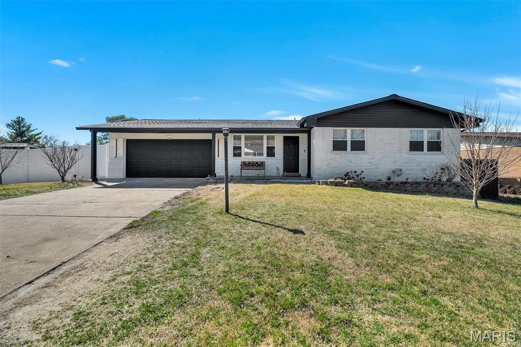 4108 Park Hill Court , Mehlville, MO 63125 Main Photo