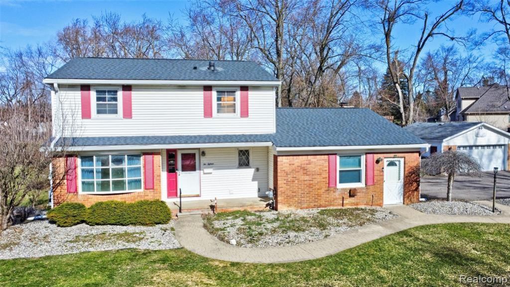 215 Parkview Boulevard, Orion Township, MI 48362 Main Photo