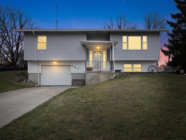 601 Labaree STREET, Watertown, WI 53094