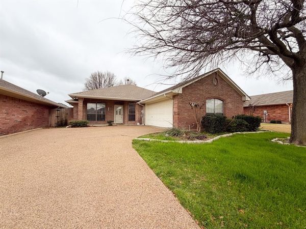 708 Nandina Way , Waxahachie, TX 75165