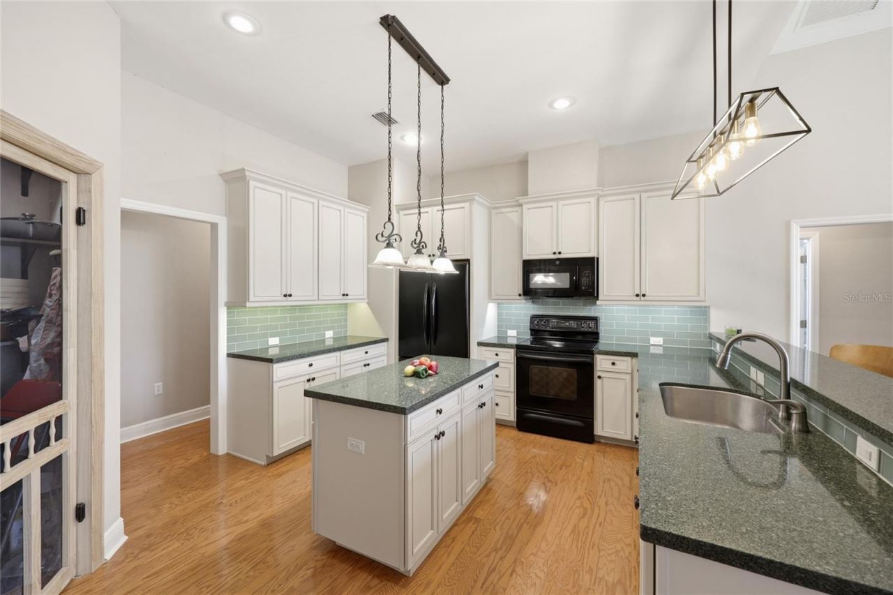 10320 SW 17th Place , Gainesville, FL 32607 Photo