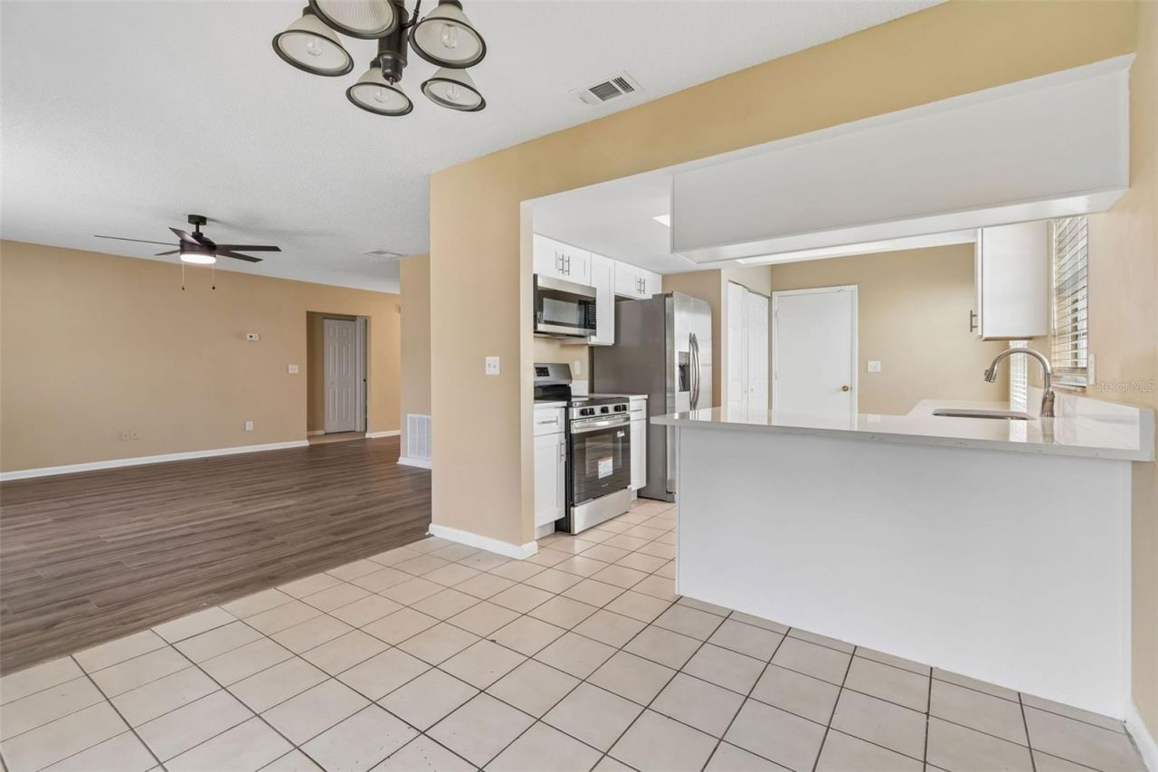 8301 Iberia Place, Tampa, FL 33637 Photo