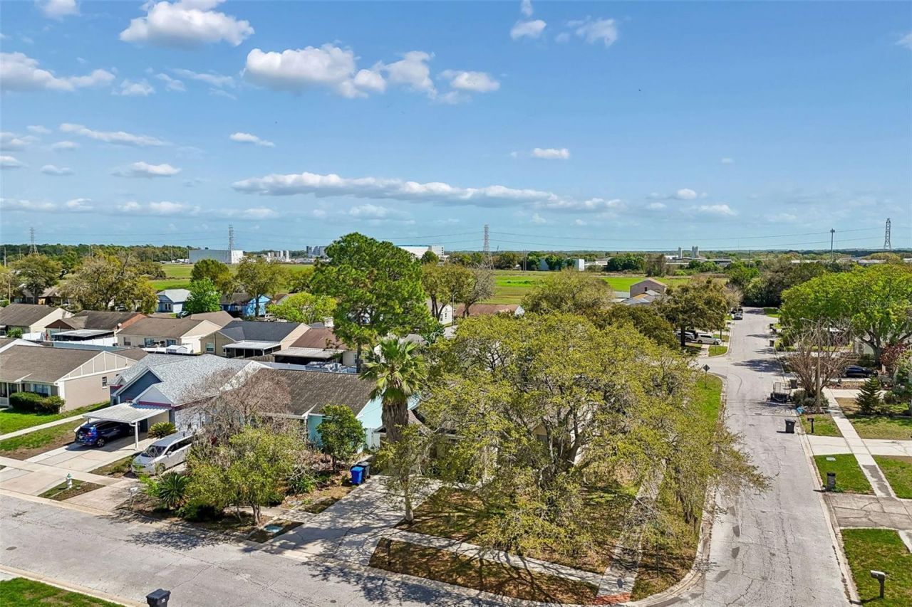 8301 Iberia Place, Tampa, FL 33637 Photo