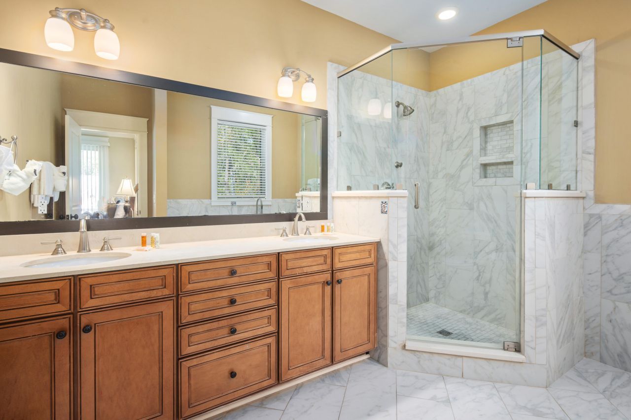 9 24th Avenue Photo 14