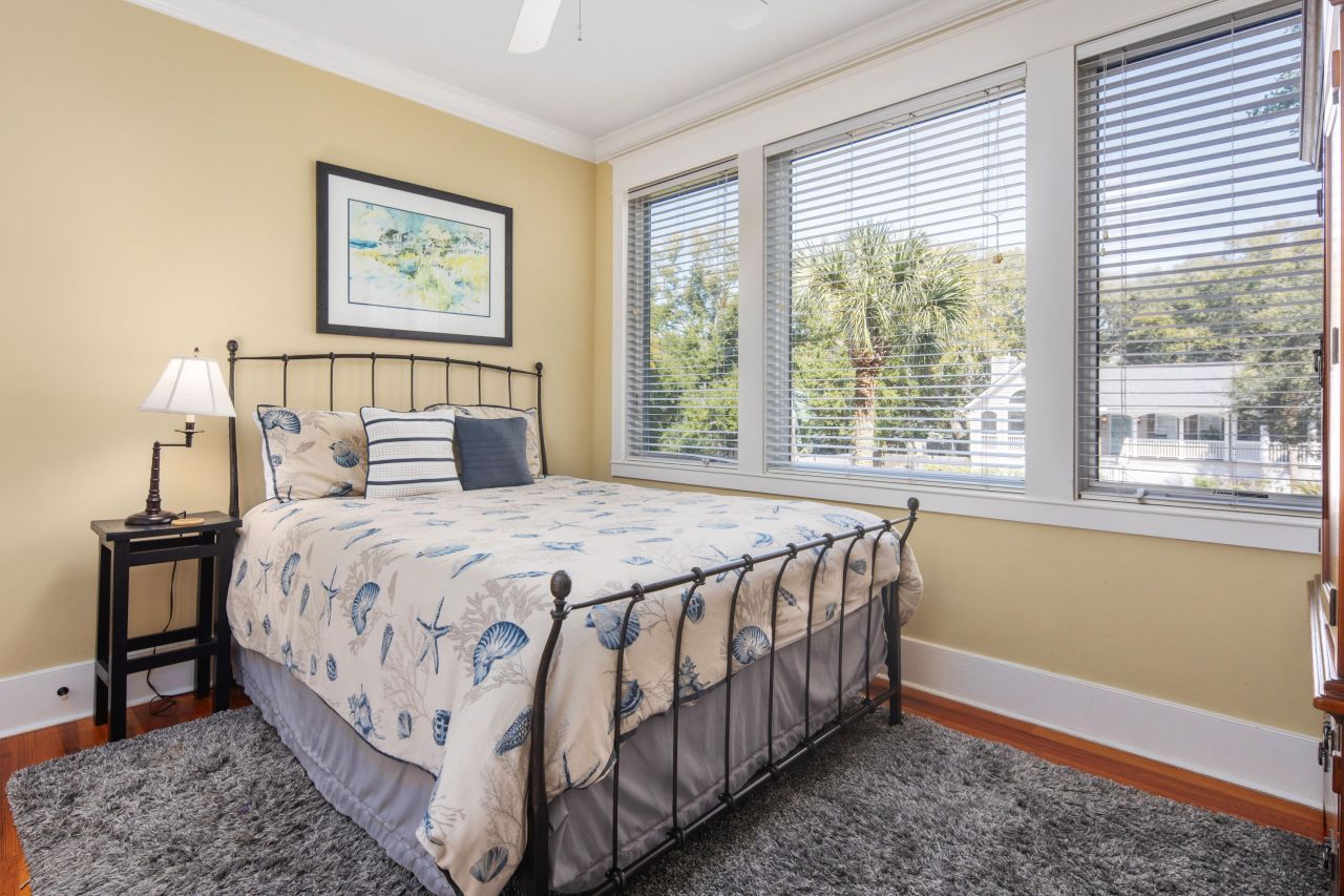 9 24th Avenue Photo 16