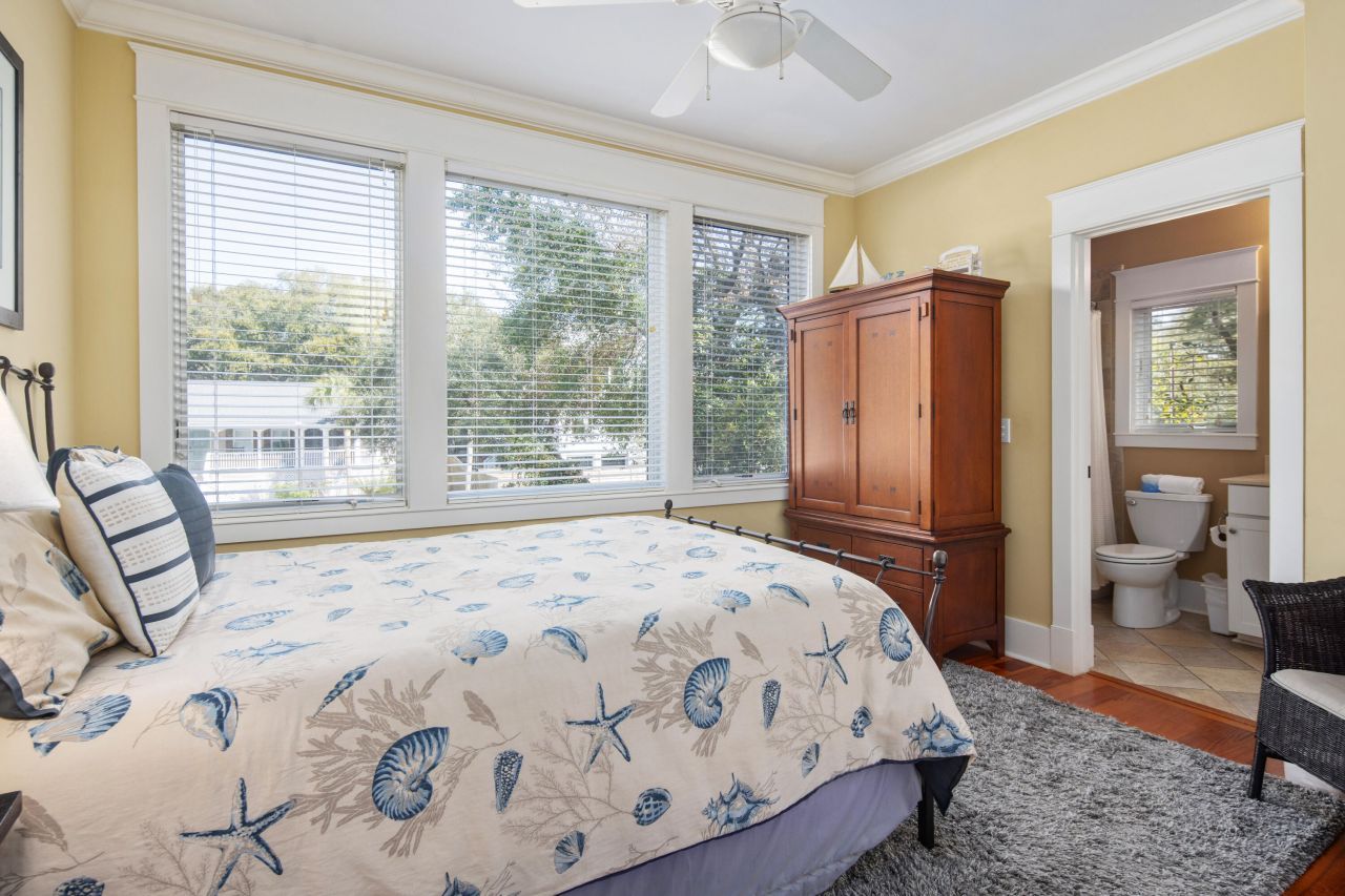 9 24th Avenue Photo 17