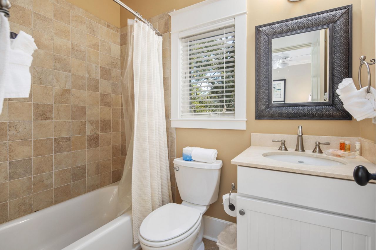 9 24th Avenue Photo 18