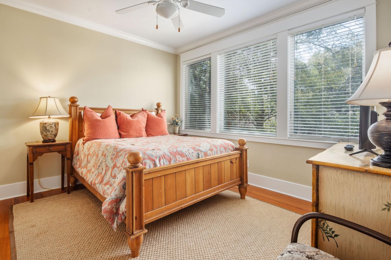 9 24th Avenue Photo 19