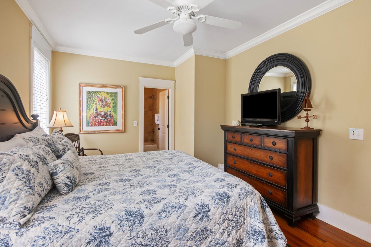 9 24th Avenue Photo 23