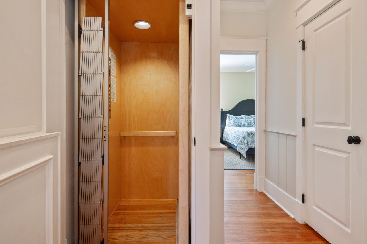 9 24th Avenue Photo 28