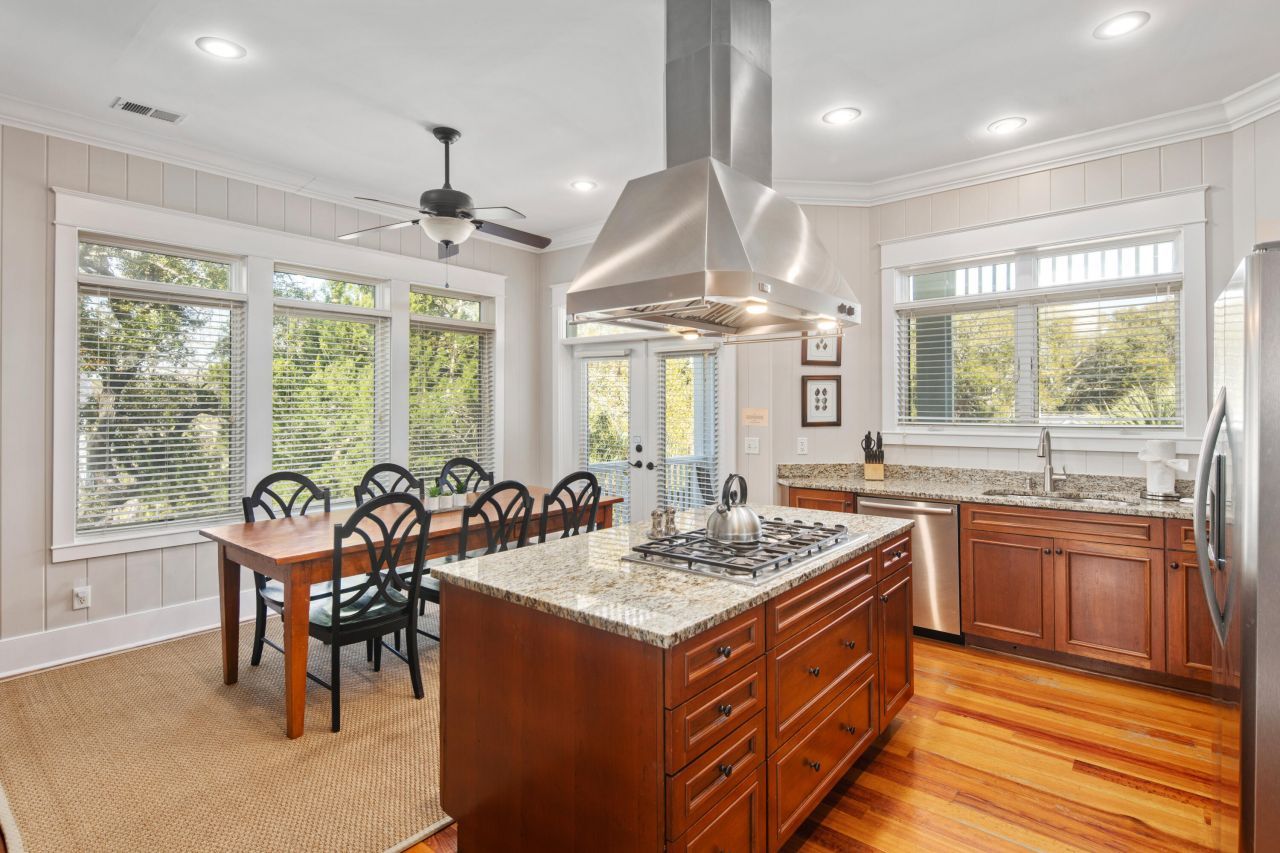 9 24th Avenue Photo 36