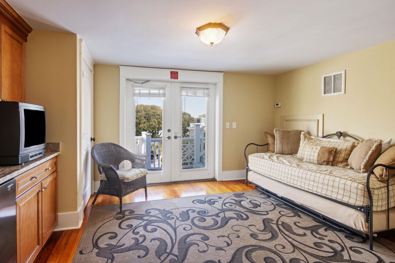 9 24th Avenue Photo 44