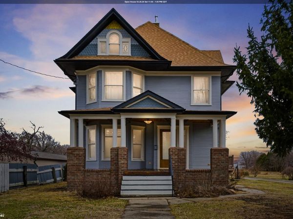 426 East Street, Grinnell, IA 50112