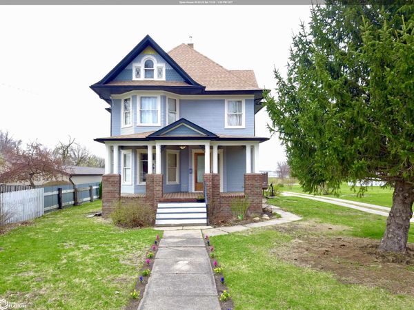 426 East Street, Grinnell, IA 50112