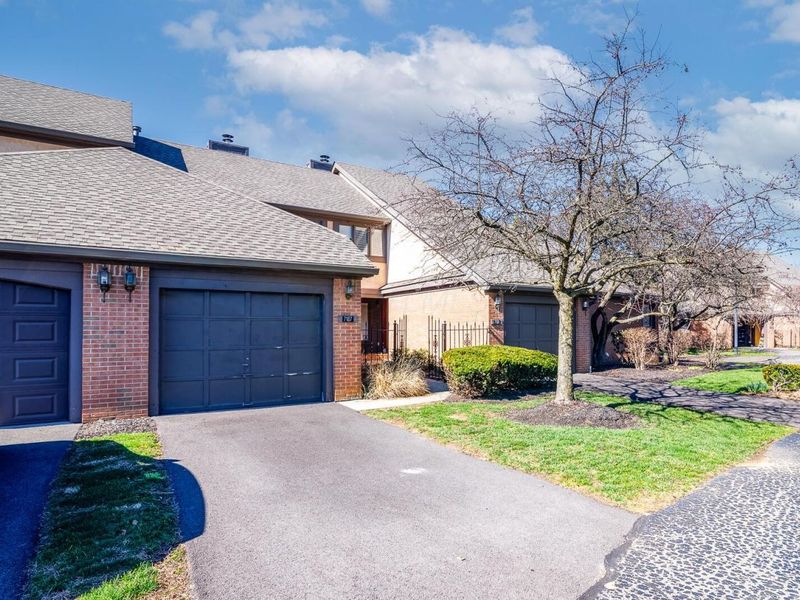 7187 Inverness Court , Dublin, OH 43016 Photo 2