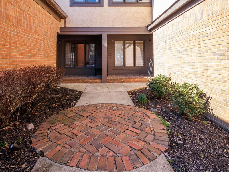 7187 Inverness Court , Dublin, OH 43016 Photo 4