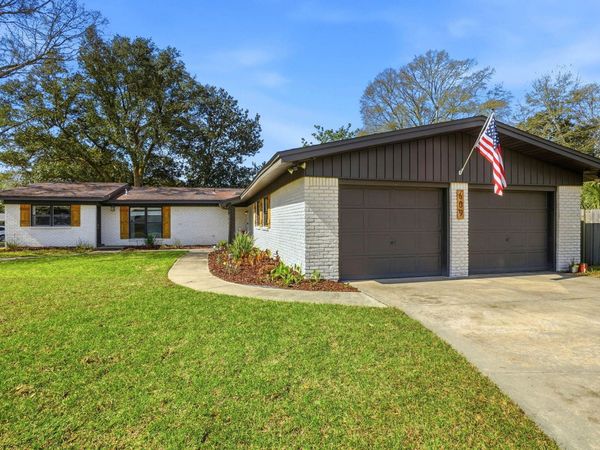 609 NE Powell Drive, Fort Walton Beach, FL 32547