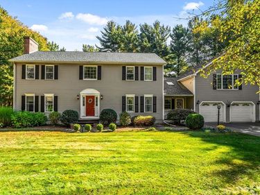 76 Oak Hill Lane, Boylston, MA 01505