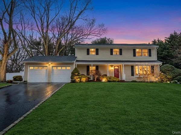 19 Spyglass Lane , East Setauket, NY 11733