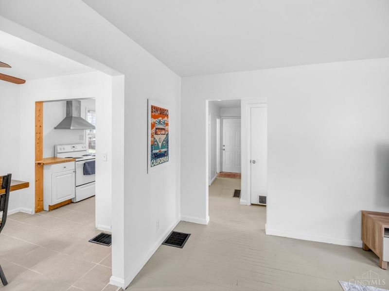 5229 Charloe Street, Cincinnati, OH 45227 Photo 3