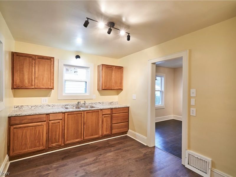 1137 Herberich Avenue, Akron, OH 44301 Photo 21