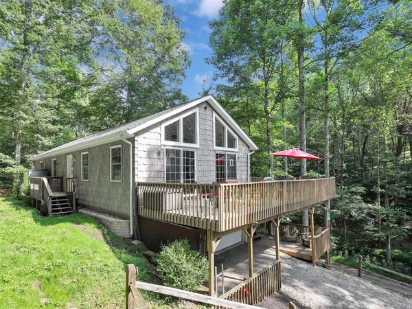 1893 Beaver Lane , Sugar Grove, OH 43155