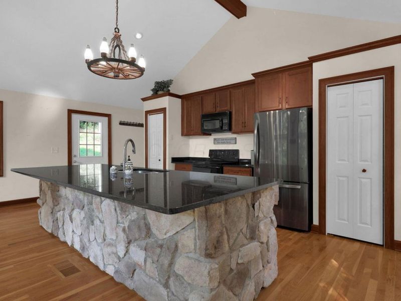 1893 Beaver Lane , Sugar Grove, OH 43155 Photo 4