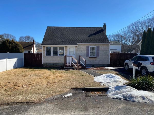 9 Beechwood Drive , Shirley, NY 11967