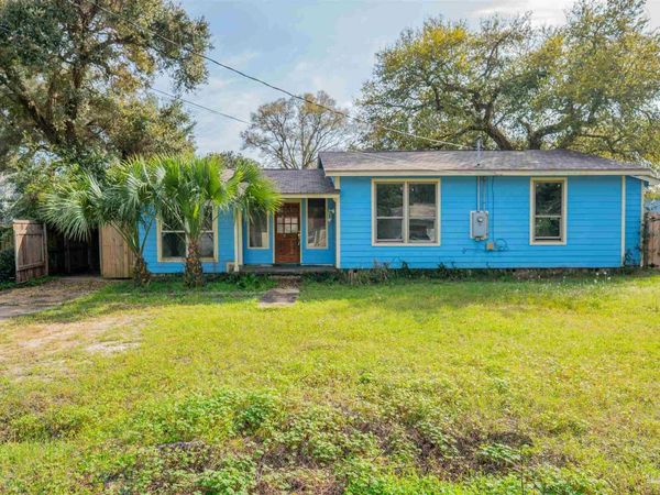 215 Hermey Ave, Pensacola, FL 32507