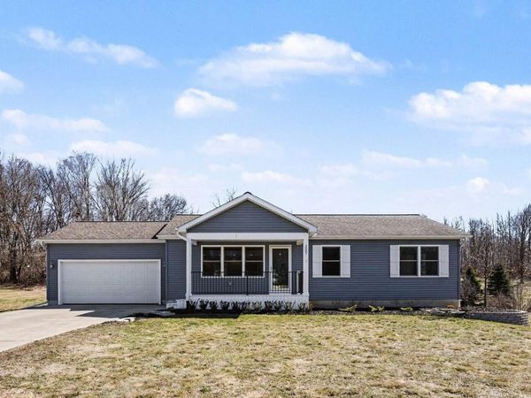 3007 Twin Meadows Drive, Jackson, MI 49201