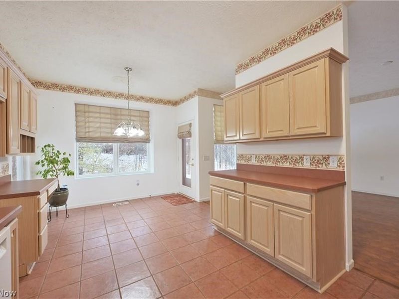 1908 Pembrooke Lane, Avon, OH 44011 Photo 14