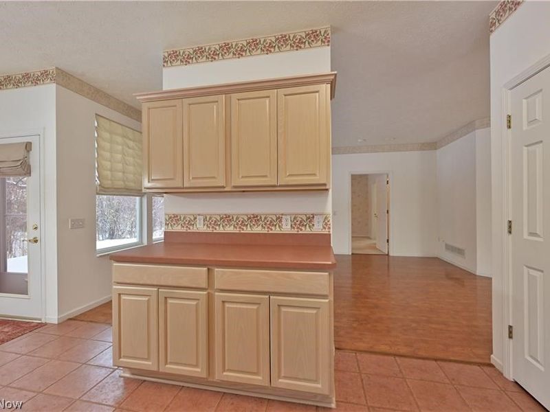 1908 Pembrooke Lane, Avon, OH 44011 Photo 15