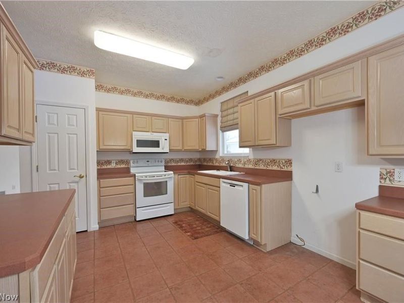 1908 Pembrooke Lane, Avon, OH 44011 Photo 16