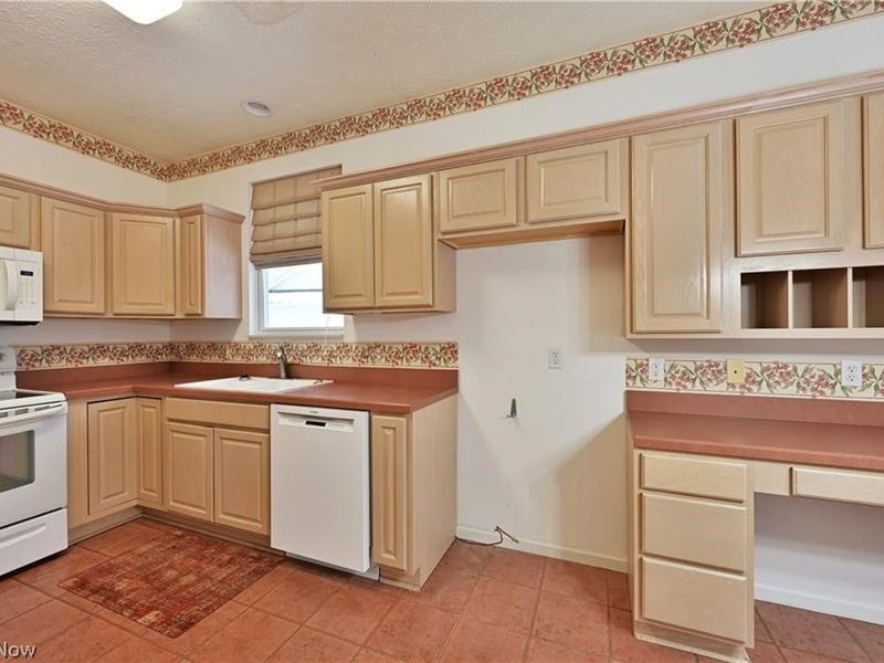 1908 Pembrooke Lane, Avon, OH 44011 Photo 17